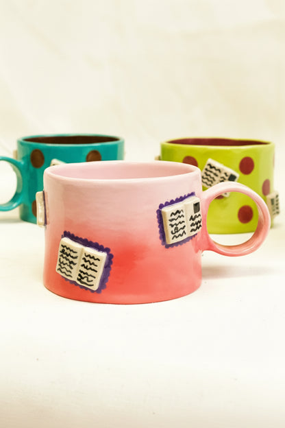books + gradient mug (rouge/baby pink)