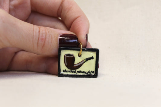 'La trahison des images' (Magritte) Painting Charm 🖼️