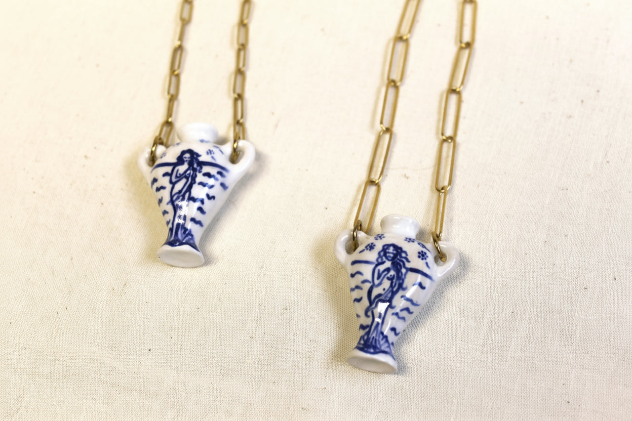 amphora vase necklace 🏺