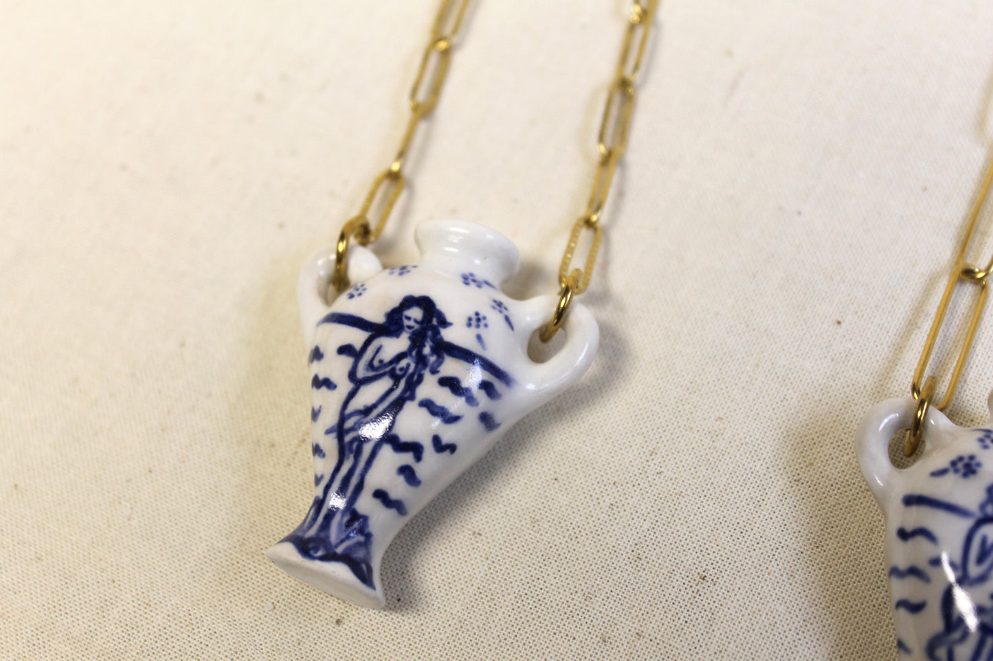 amphora vase necklace 🏺