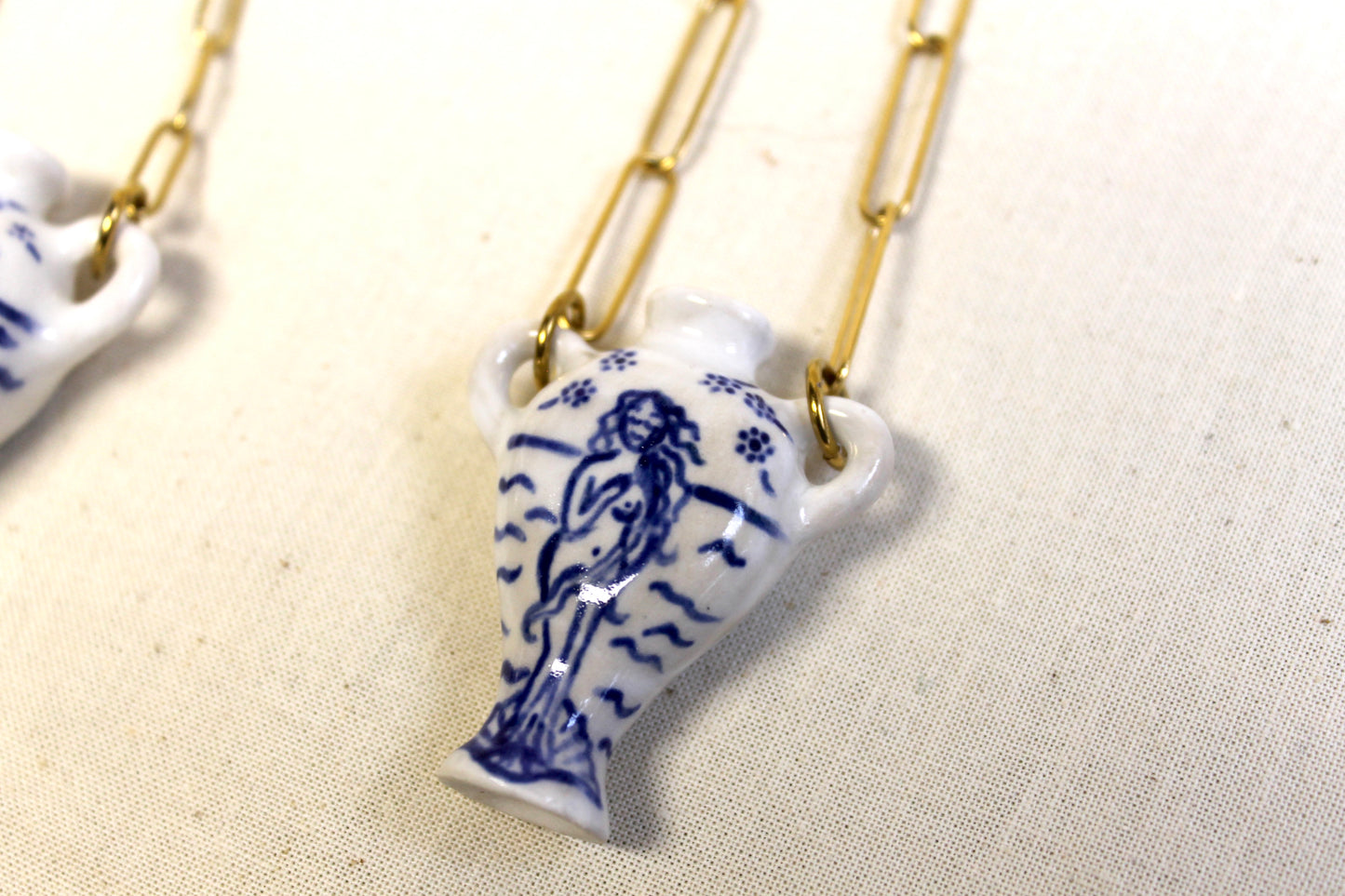 amphora vase necklace 🏺